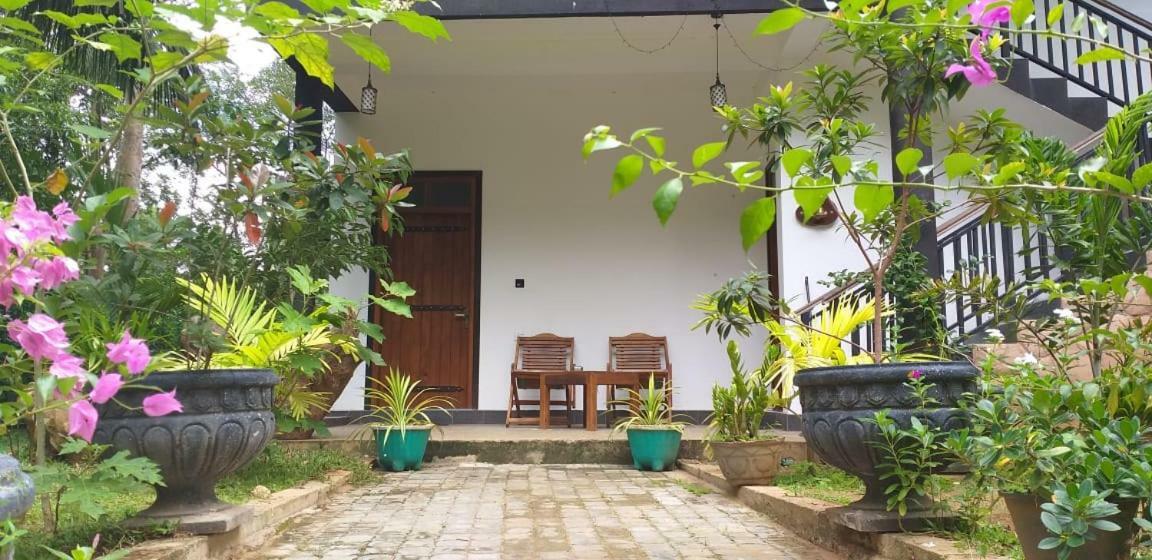 Peacock Riverside Udawalawe Exterior photo